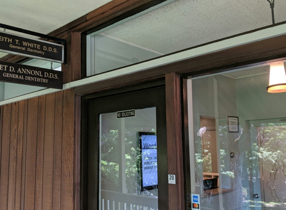 Walnut Creek Dentists - Walnut Creek, CA. Signage on the glass pane at Walnut Creek Dentists