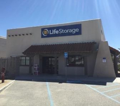 Life Storage - Palm Desert, CA