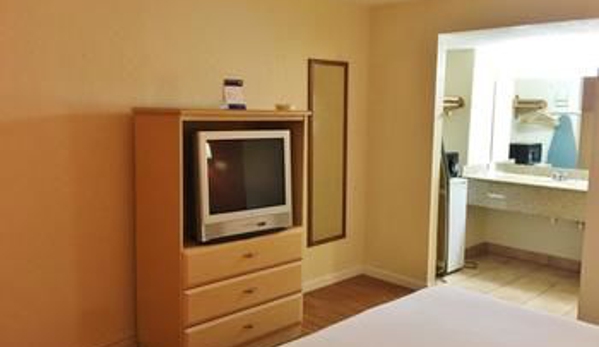 Country Hearth Inns and Suites - Kissimmee, FL