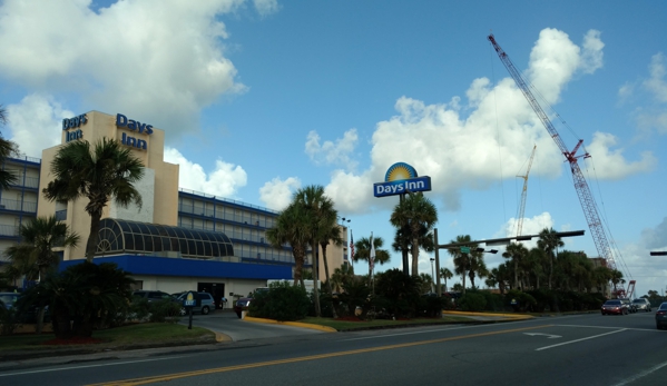 Days Inn by Wyndham Panama City Beach/Ocean Front - Panama City Beach, FL