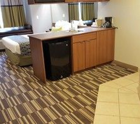 Microtel Inn & Suites by Wyndham Bellevue/Omaha - Bellevue, NE