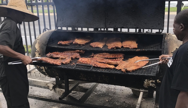 Naked Bones Barbecue & Seafood - Lauderhill, FL