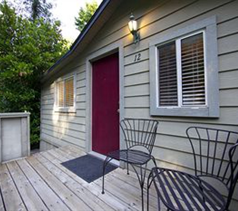 Cottages On River Road - Guerneville, CA