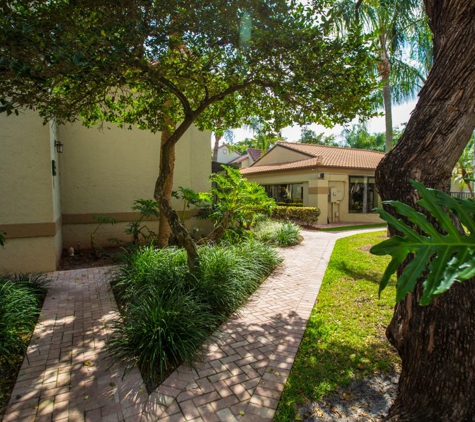 Crystal Palms - Boca Raton, FL. Walkways