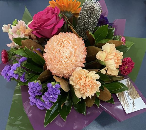 Blooms Florist - Taree, NSW
