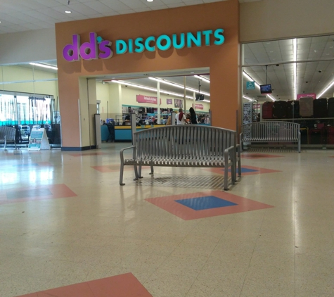 DD's Discounts - Miami, FL