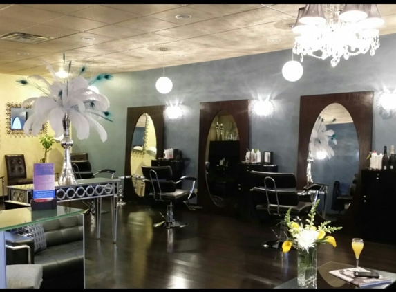 Salon Capellani - Highland, IN