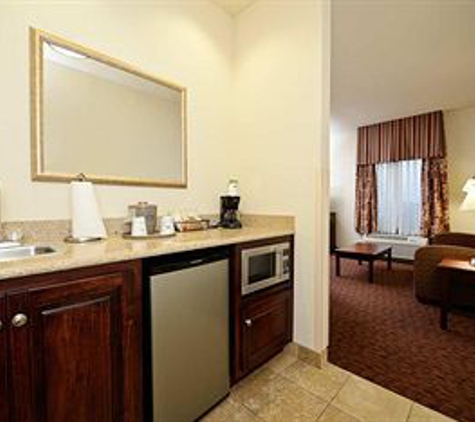 Hampton Inn & Suites Muncie - Muncie, IN