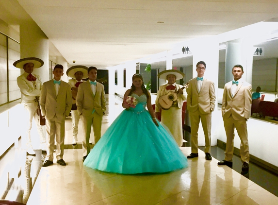 Mariachi Emperadores de Puebla - Wethersfield, CT