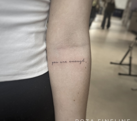Roza Fineline Tattoo - Pascoe Vale, VIC