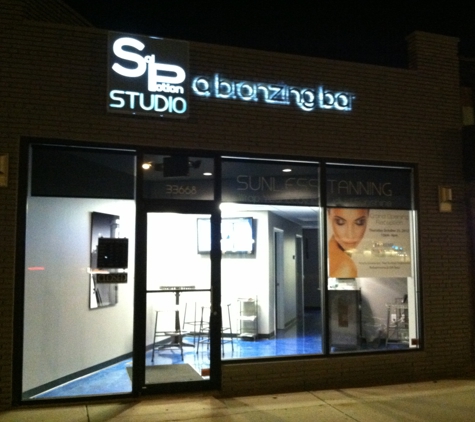 Sol Potion Studio A Bronzing Bar - Birmingham, MI