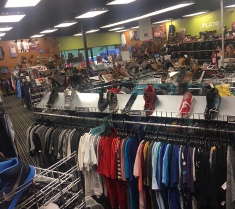 Plato's Closet - Liberty, MO