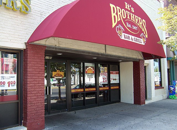 It's Brothers Bar & Grill - Lawrence, KS