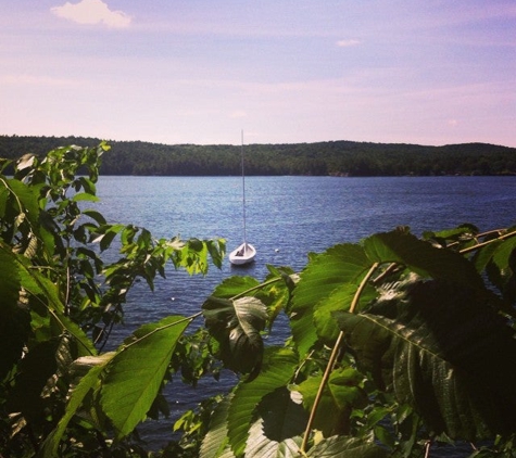 Lake House Pub & Grille - Bomoseen, VT