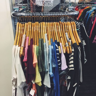 Plato's Closet - Coralville, IA