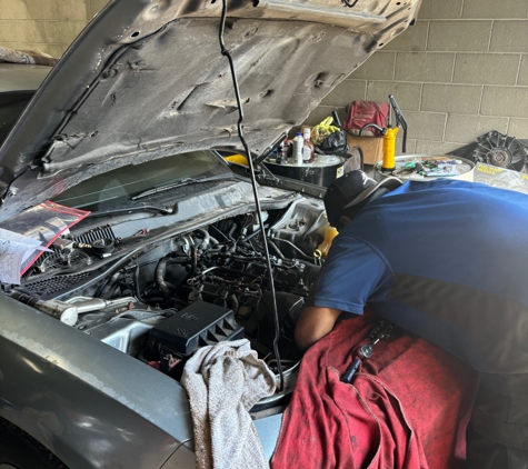 L & T Auto Repairs - Riverdale, IL