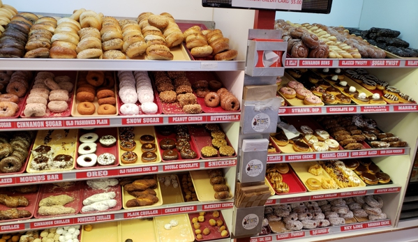 Dandee Donut Factory - Pompano Beach, FL. Bill Lewis of Vero Beach visiting Dandee Donuts in Pompano Beach, Florida.