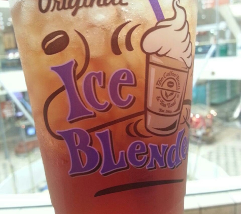 The Coffee Bean & Tea Leaf - Burbank, CA. A delicious iced tea to start the day! 