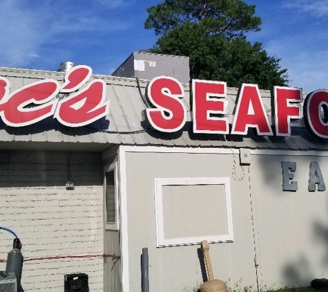 Doc's Seafood Shack and Oyster Bar - Orange Beach, AL