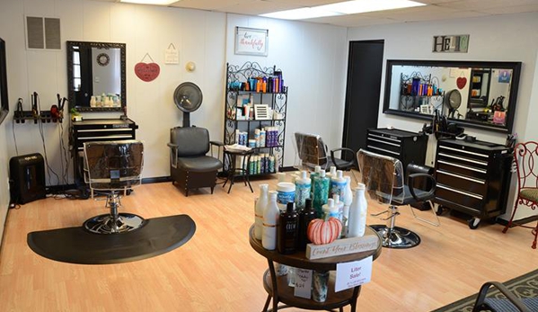 Studio 150 Hair And Nail Salon - East Peoria, IL