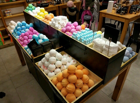 Lush Cosmetics Walt Whitman - Huntington Station, NY