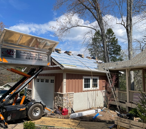 Southern Quality Company - Brevard, NC. Our Equipter that lifts to the roofline to give you a No Mess New Roof experience!