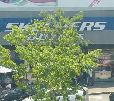 SKECHERS Warehouse Outlet - Bronx, NY