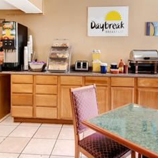 Days Inn by Wyndham El Paso Airport East - El Paso, TX