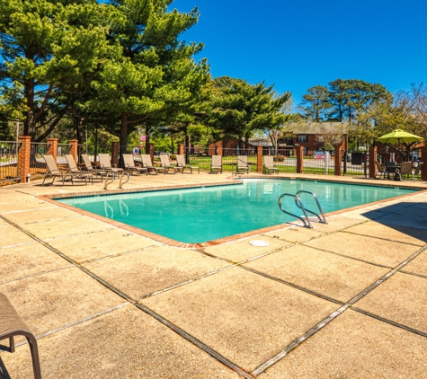 Arbor Trace Apartment Homes - Virginia Beach, VA