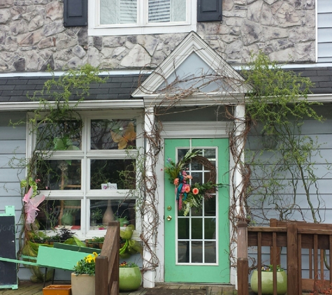 Perry Floral & Gift Shop II - Perryopolis, PA