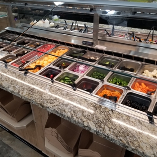 Farm District Marketplace - Glendale, CA. Salad bar