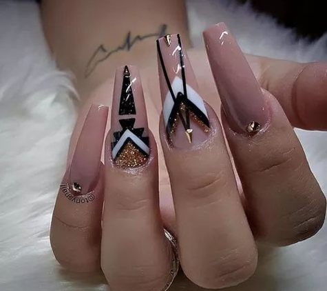 Us Nails - Beloit, WI