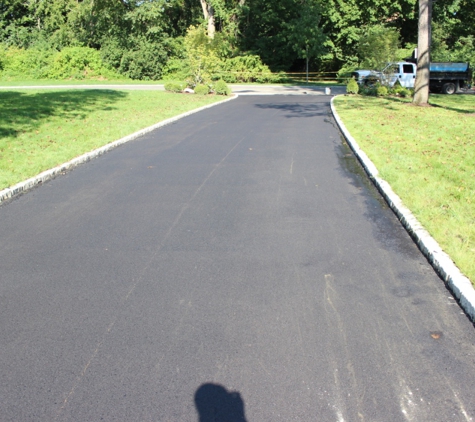 Matas's Paving & Seal Cotaing - Huntington Station, NY