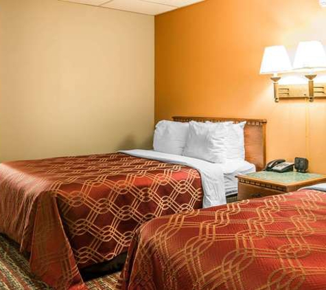 Econo Lodge - Marquette, MI