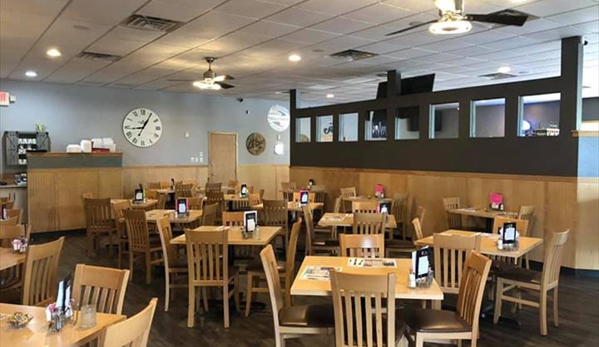 Ron's Cozy Corner - Oconomowoc, WI