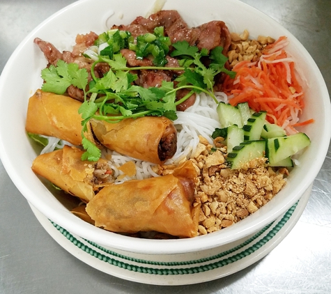 Pho of the desert - Indio, CA. Vermicelli