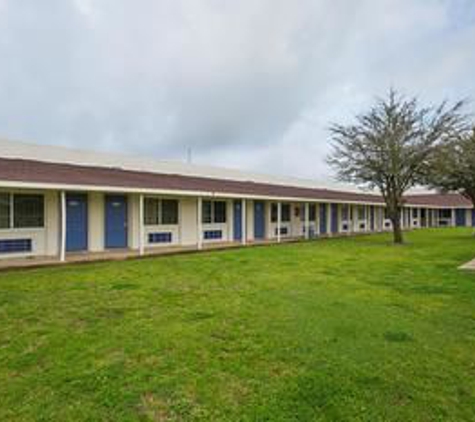 Motel 6 - Madisonville, TX