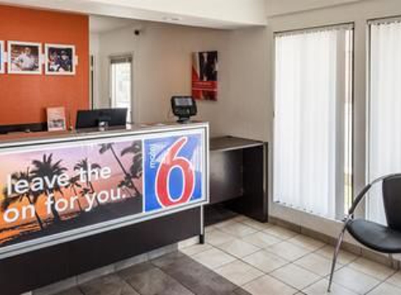 Motel 6 - Bakersfield, CA