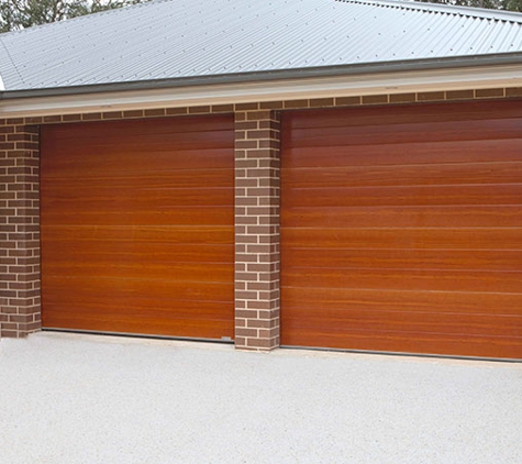 P & D Garage Doors - Taree, NSW. Glideroll Doors