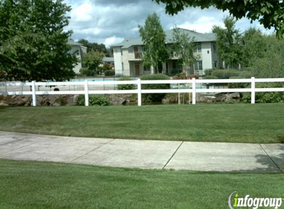 Sunfield Lakes Apartments - Sherwood, OR