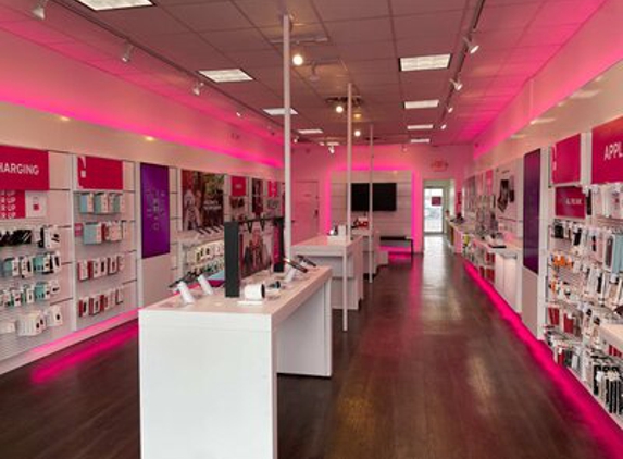 T-Mobile - Glen Oaks, NY