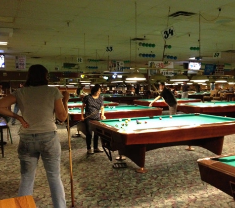 Shooters Billiards & Pro Shop - Burnsville, MN