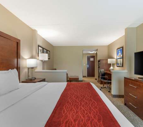 Comfort Inn & Suites Airport - San Antonio, TX