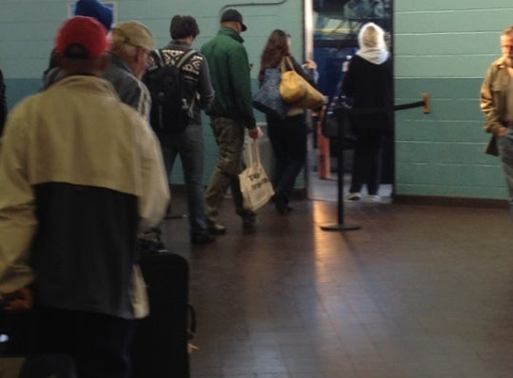 Greyhound Bus Lines - Albany, NY