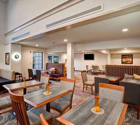 Homewood Suites by Hilton Eatontown - Eatontown, NJ