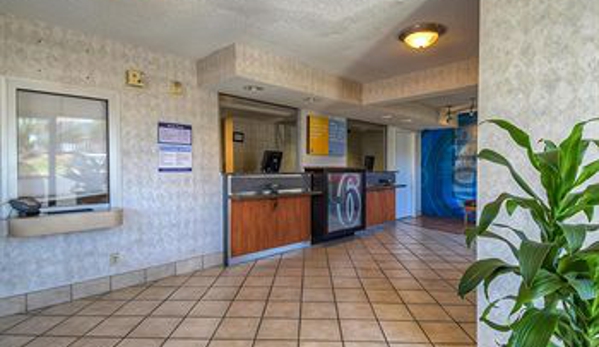 Motel 6 - Carlsbad, CA