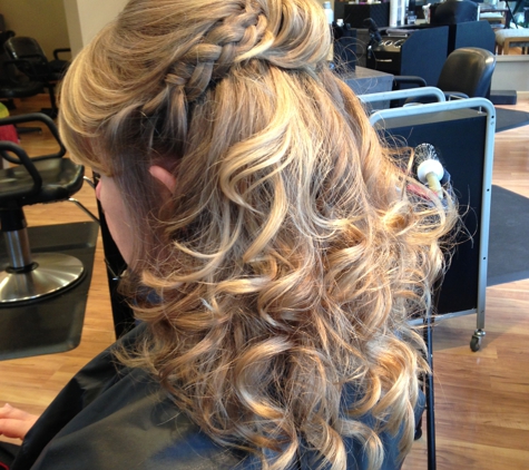 Mary Ellen Kirk at Mosaic Salon Group - Edmonds, WA