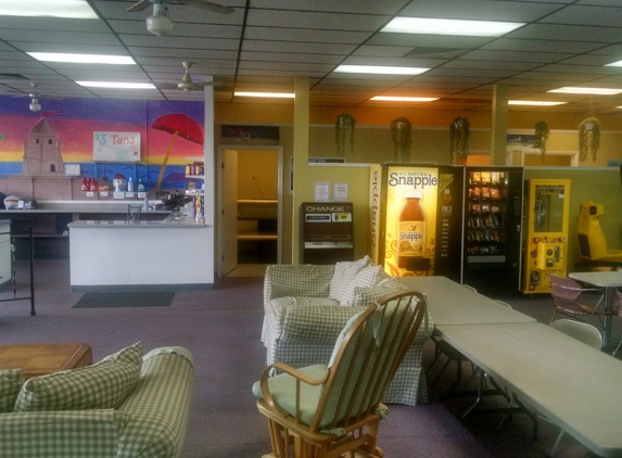 Laundry lounge and tanning - Dekalb, IL