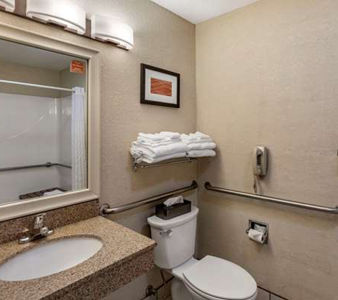 Comfort Inn Denver West Arvada Station - Wheat Ridge, CO