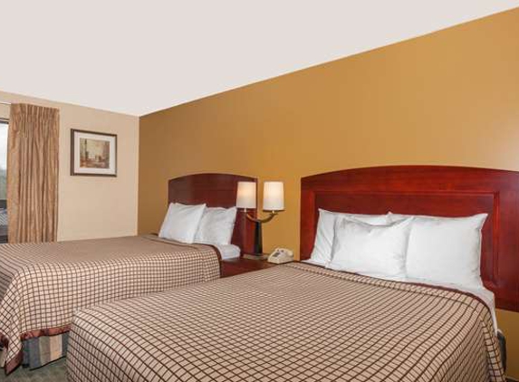 Days Inn by Wyndham Utica - Utica, NY